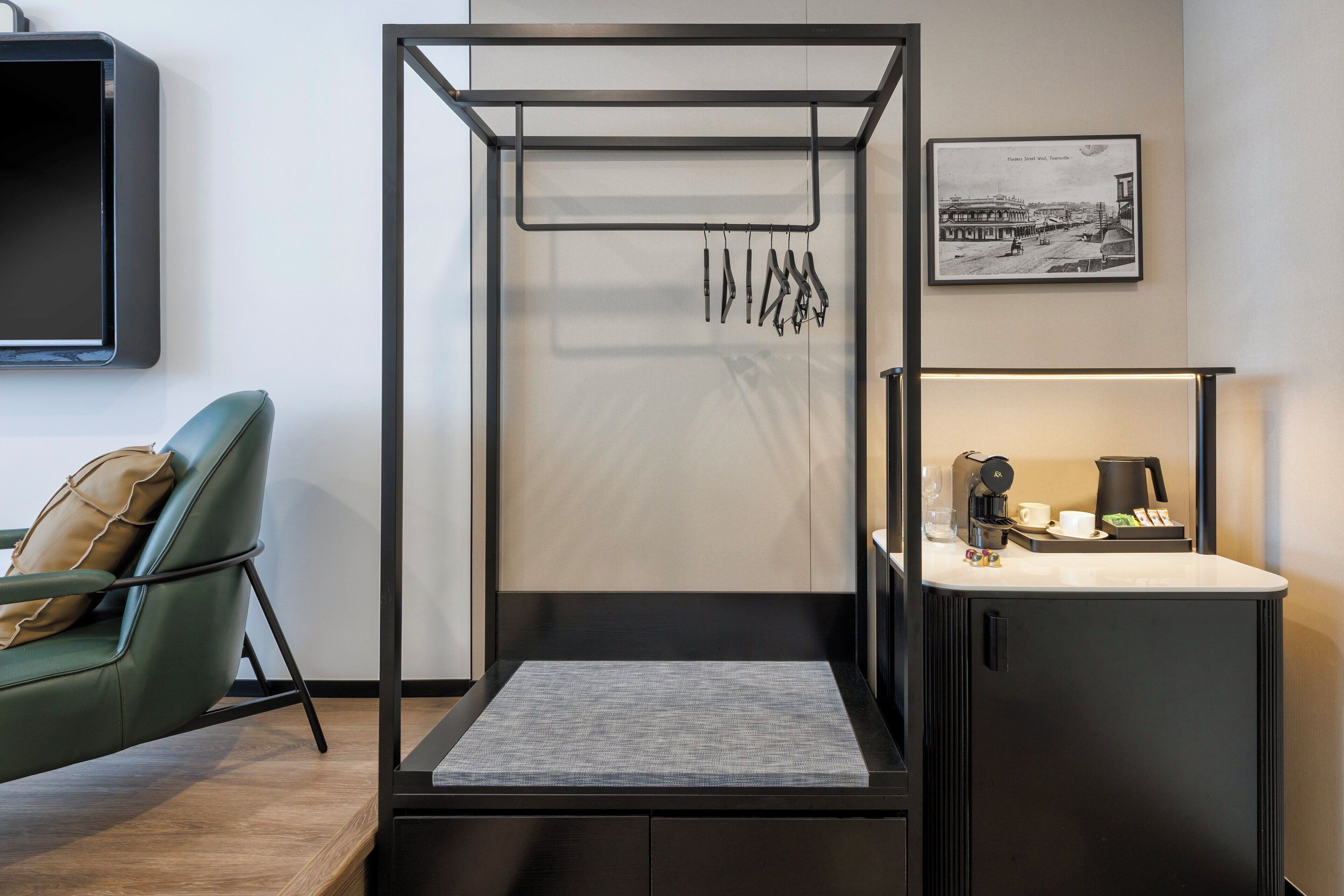 Quarto premium, 1 cama King | 1 quarto, escrivaninha, ferros/tábuas de passar roupa, Wi-Fi de cortesia
