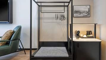 Quarto premium, 1 cama King | 1 quarto, escrivaninha, ferros/tábuas de passar roupa, Wi-Fi de cortesia