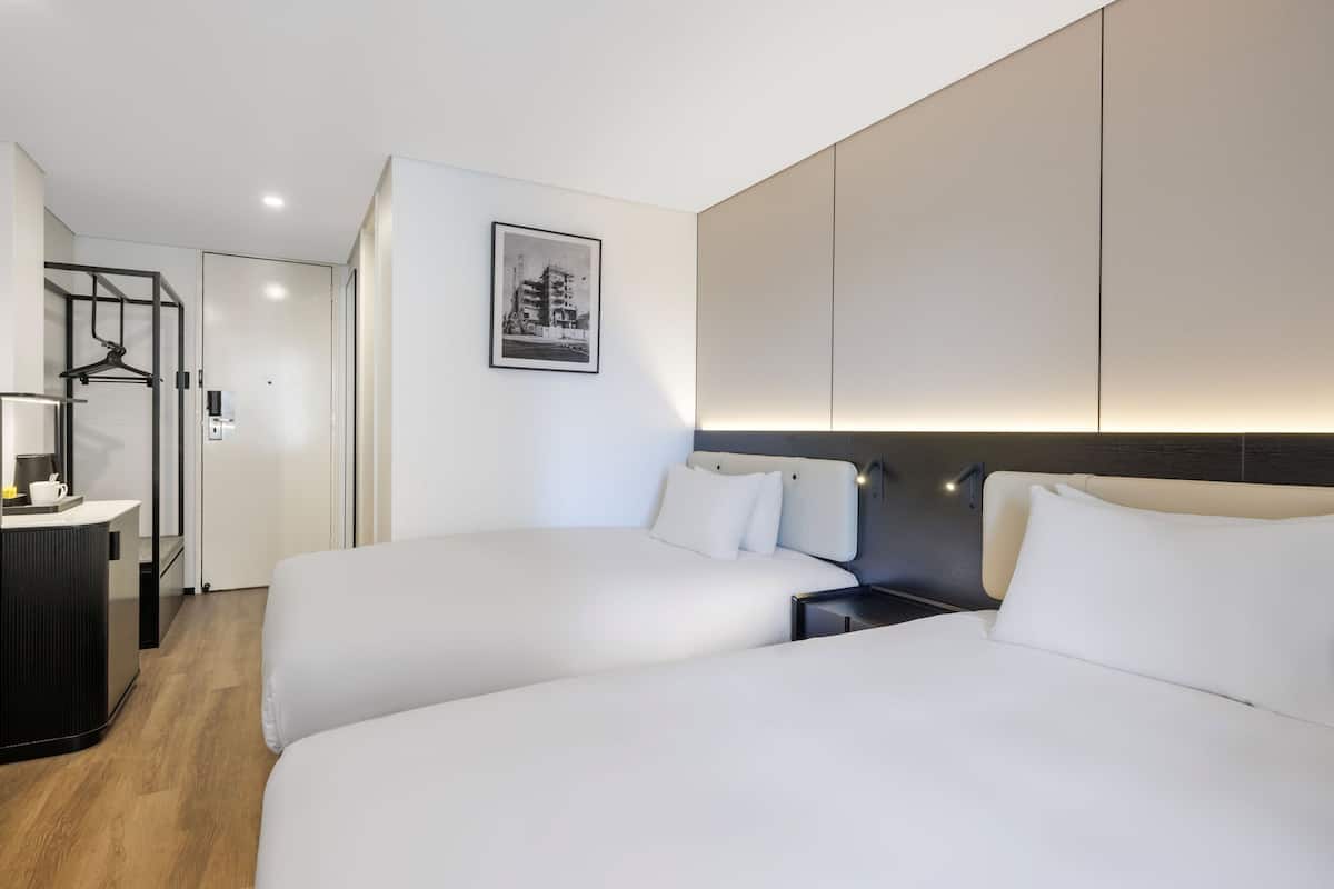 1 habitación, escritorio, tabla de planchar con plancha y wifi gratis