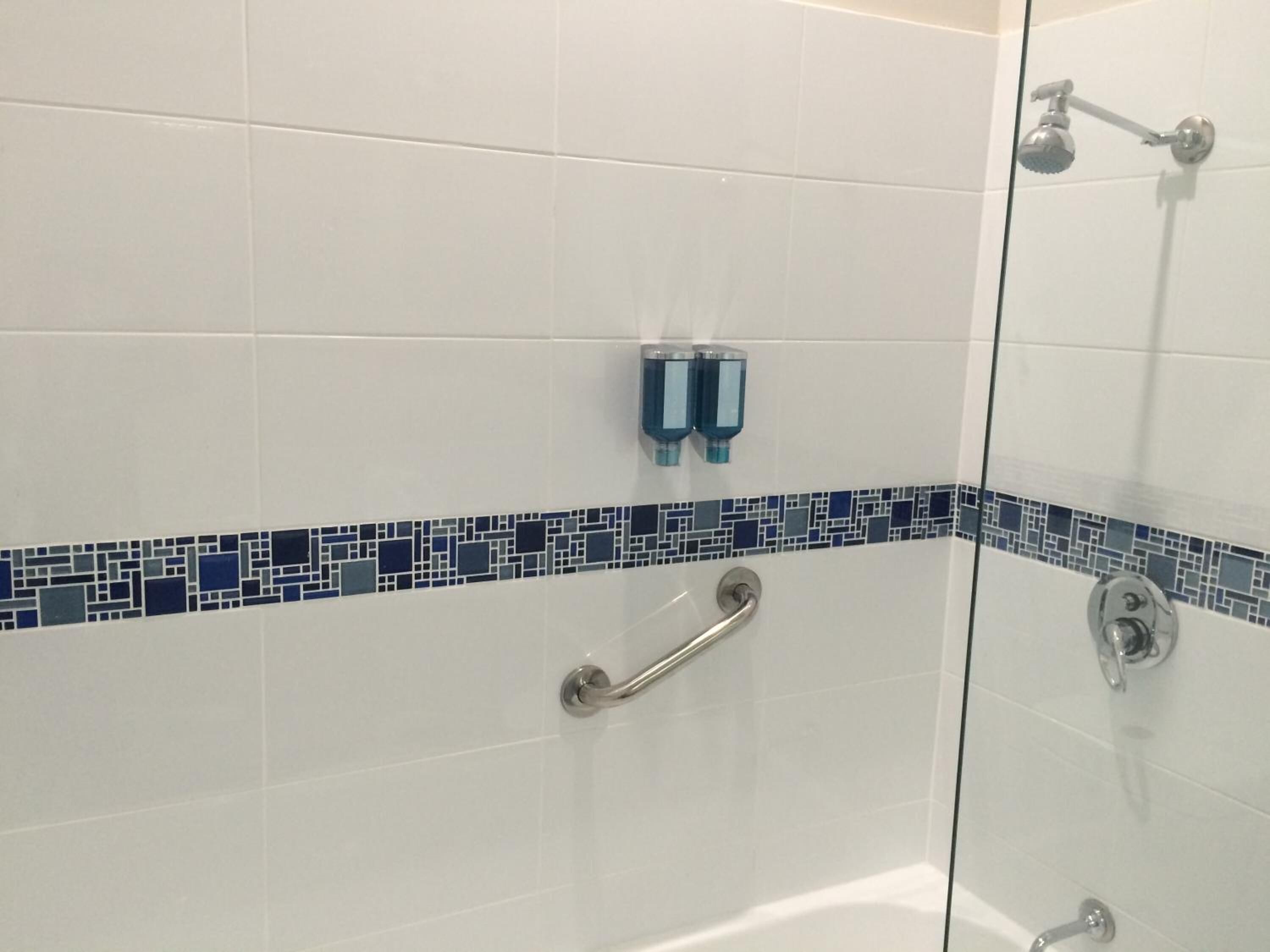 business room (shower over bath) | bathroom | free toiletries, hair dryer, towels