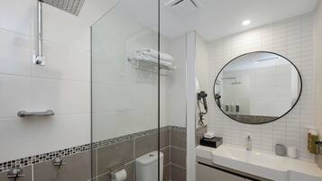 Kelengkapan dandanan diri percuma, pengering rambut, tuala disediakan