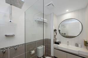 Free toiletries, hair dryer, towels - Madison Plaza Townsville (Townsville)