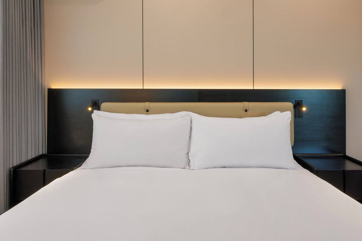 1 bedroom, desk, iron/ironing board, free WiFi