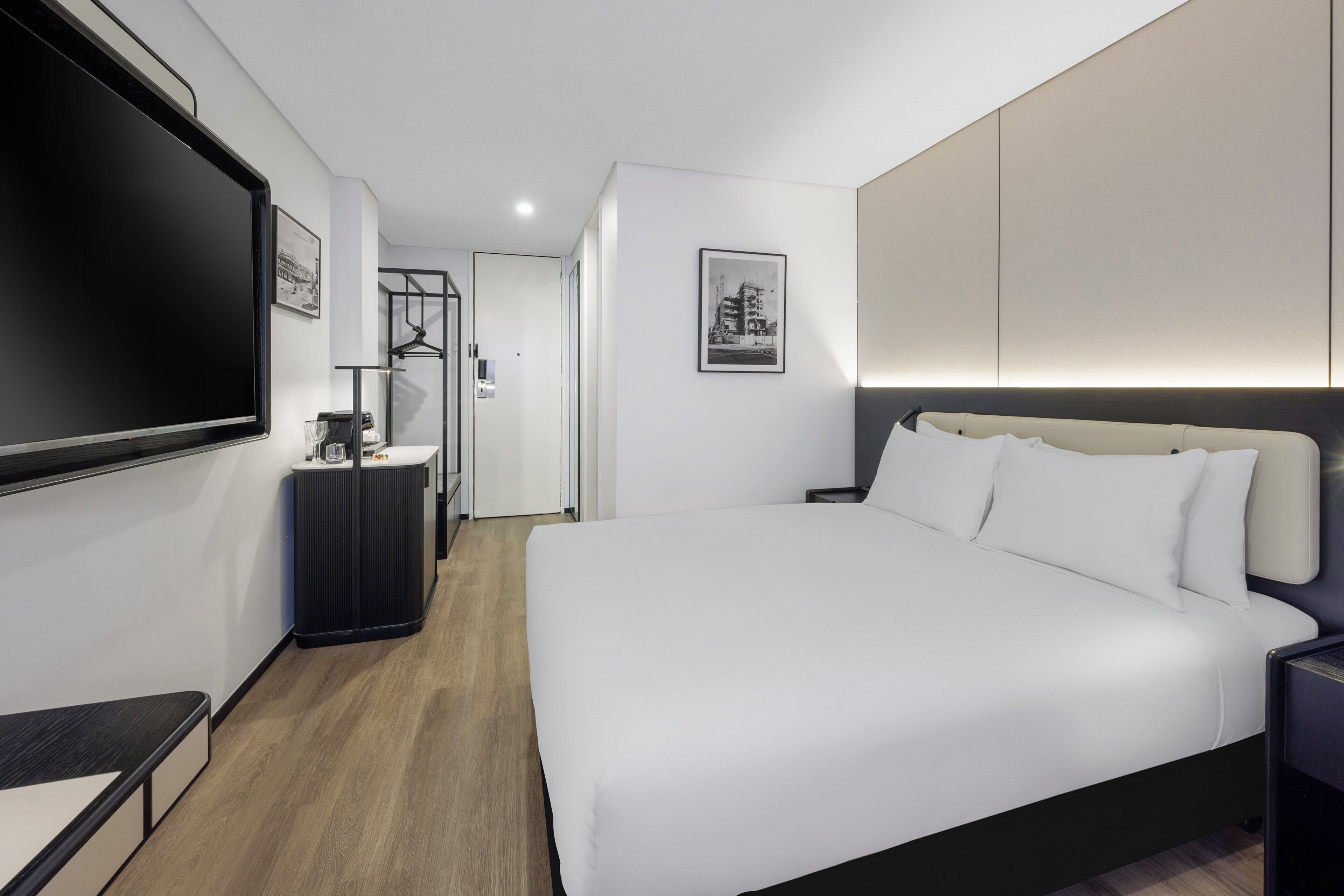 1 bedroom, desk, iron/ironing board, WiFi (free)
