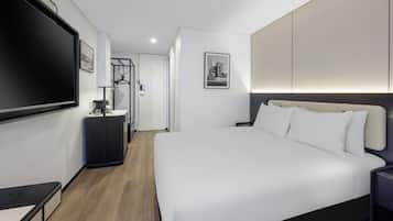 1 bedroom, desk, iron/ironing board, WiFi (free)