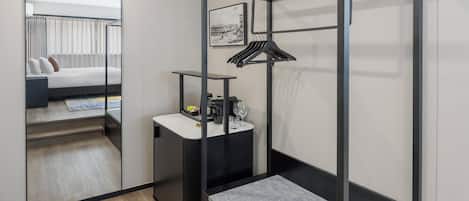 1 habitación, escritorio, tabla de planchar con plancha y wifi gratis