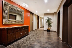 Bar-salon dans le hall