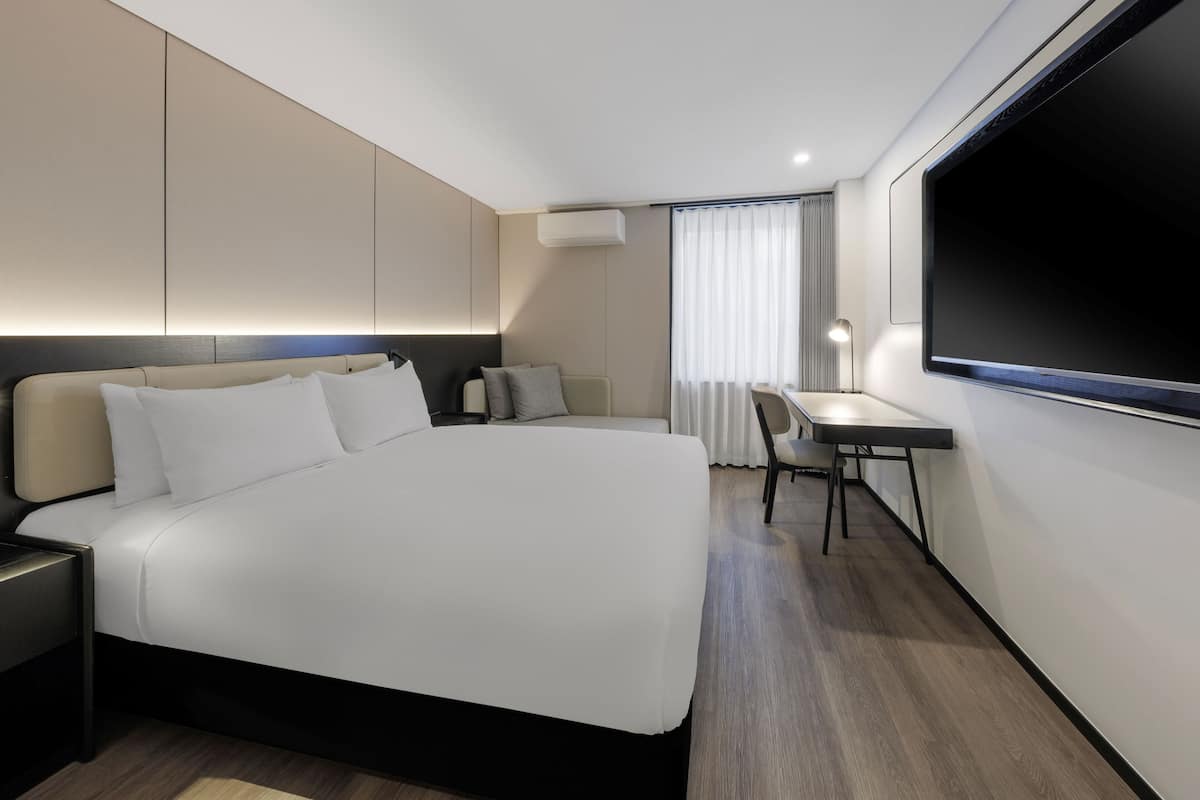 1 habitación, escritorio, tabla de planchar con plancha y wifi gratis