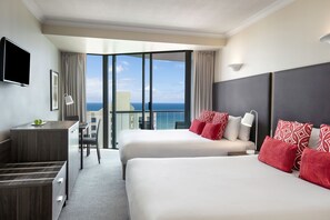 In-room safe, individually furnished, desk, iron/ironing board - Mantra Legends Hotel (Surfers Paradise)