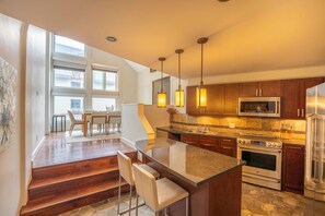 总统套房 | 防过敏的被褥、熨斗/熨板、免费 WiFi、床单