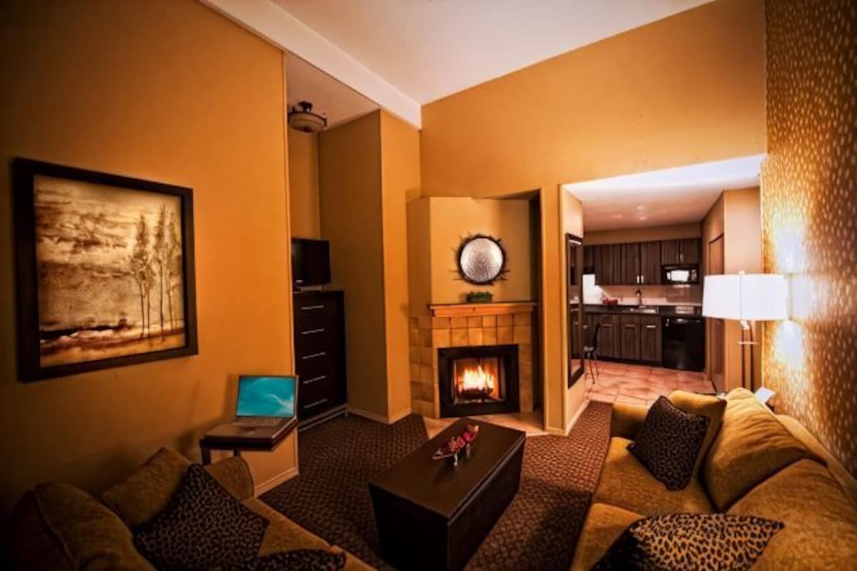 Living area | 42-inch LCD TV with cable channels, TV