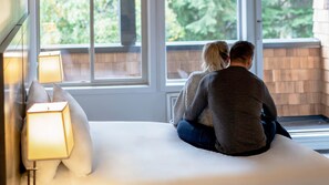 Chambre Deluxe, 1 grand lit | Literie hypoallergénique, fer et planche à repasser, Wi-Fi gratuit