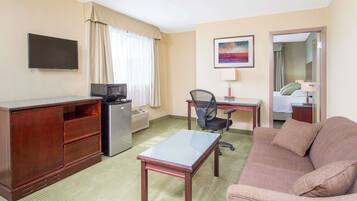 Schreibtisch, Bügeleisen/Bügelbrett, Zustellbetten, kostenloses WLAN