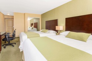 Desk, iron/ironing board, rollaway beds, free WiFi - Ramada by Wyndham Williams Lake (Williams Lake)