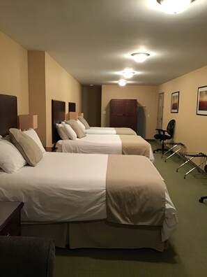 Kamar Keluarga, Beberapa Tempat Tidur, Bebas Asap Rokok | Meja kerja, setrika/meja setrika, dan tempat tidur lipat/tambahan