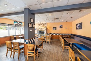 Restaurant - Econo Lodge (Prince George)
