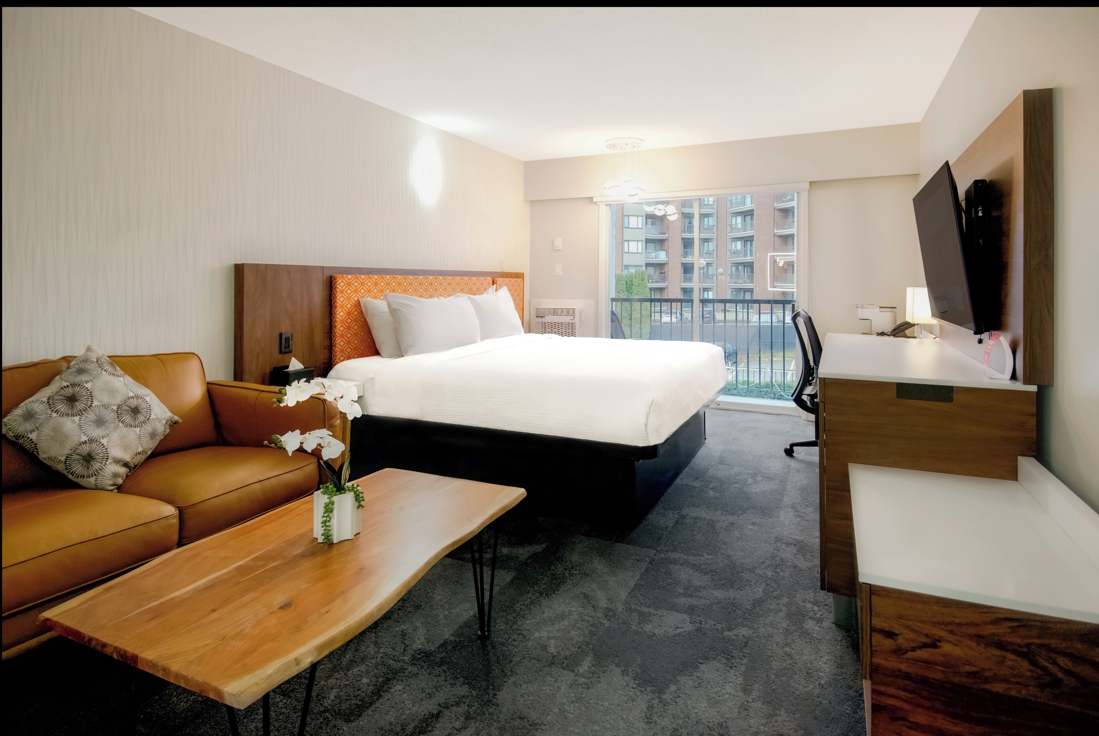 Standard Room, 1 King Bed, Non Smoking | Premium bedding, individually decorated, individually furnished, desk