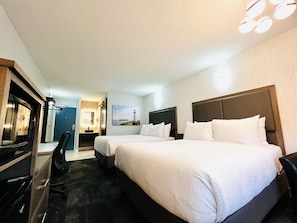 Habitación estándar, 2 camas Queen size, para no fumadores | 1 habitación, ropa de cama de alta calidad y decoración personalizada