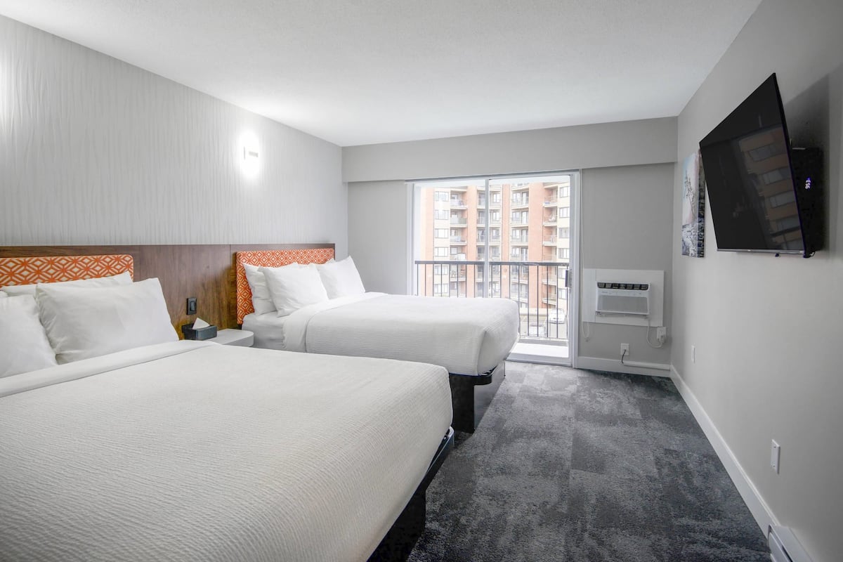 Suite, 2 Queen Beds, Non Smoking