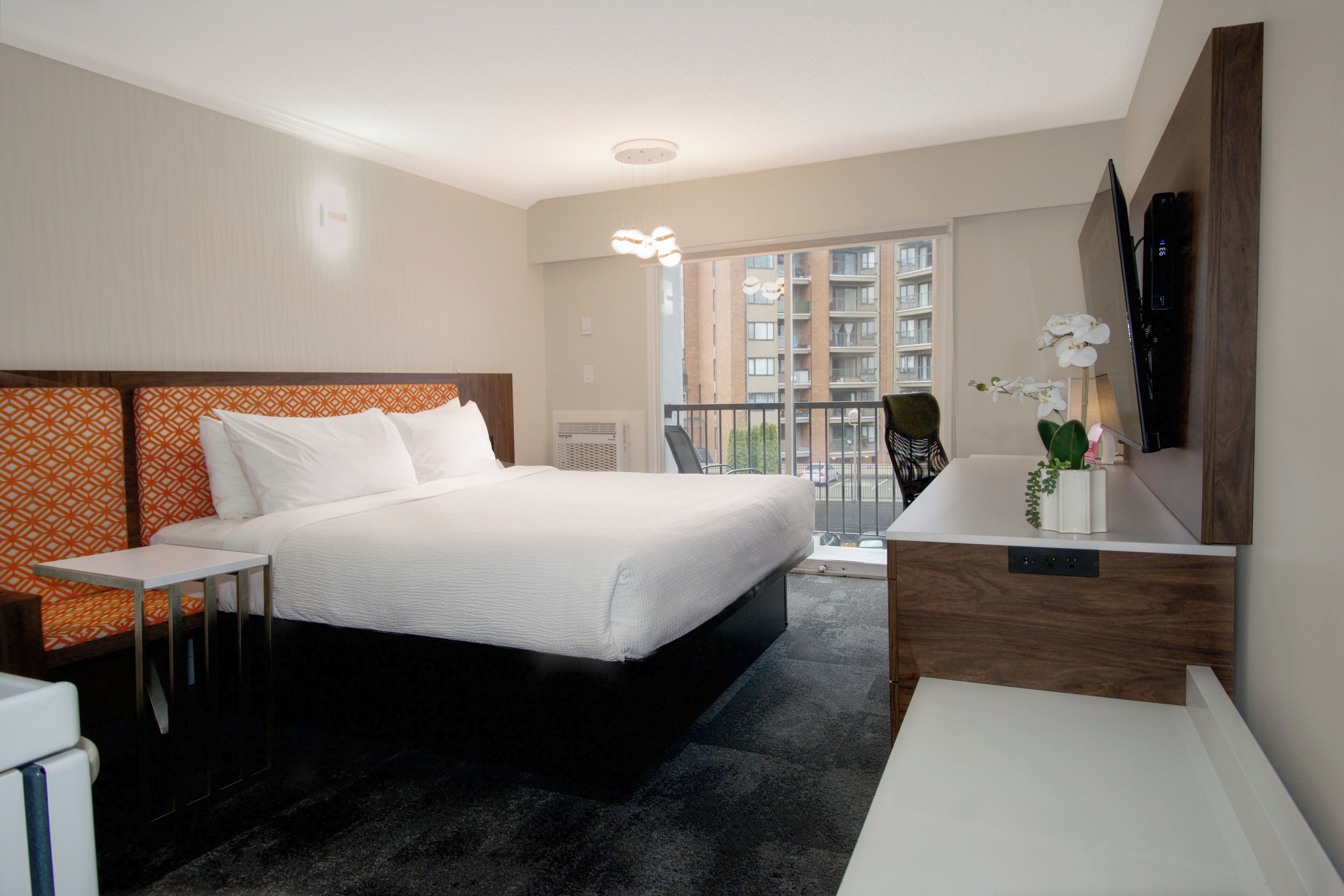 Deluxe Room, 1 King Bed, Non Smoking (Efficiency)