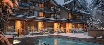 Whistler Village Inn And Suites