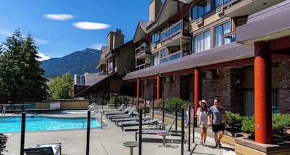 Whistler Village Inn And Suites