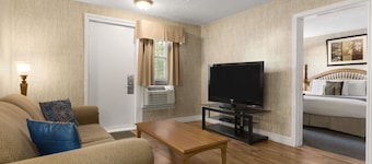 Days Inn & Conference Center by Wyndham Bridgewater