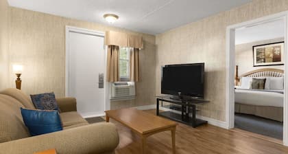 Days Inn & Conference Center by Wyndham Bridgewater