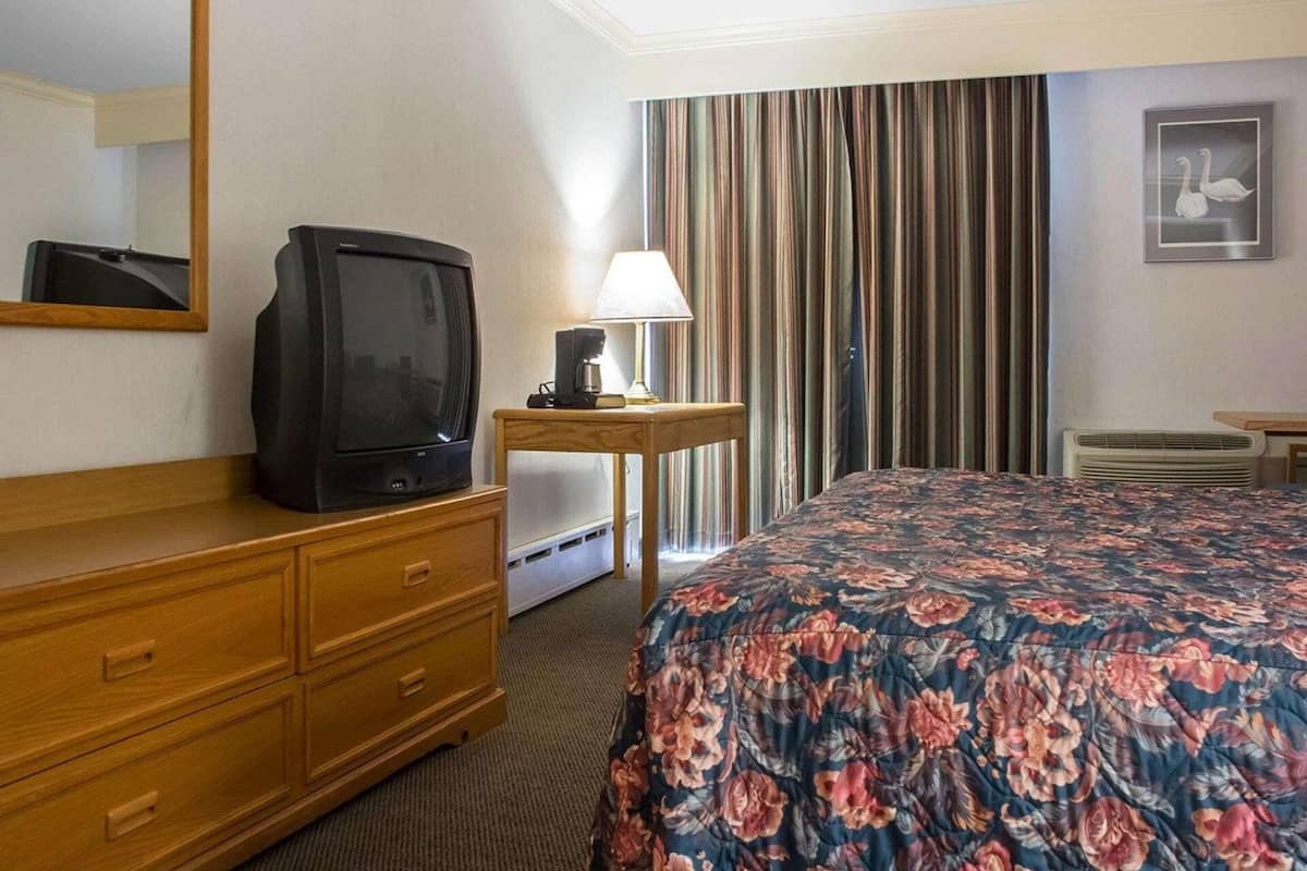 Desk, iron/ironing board, free cots/infant beds, rollaway beds