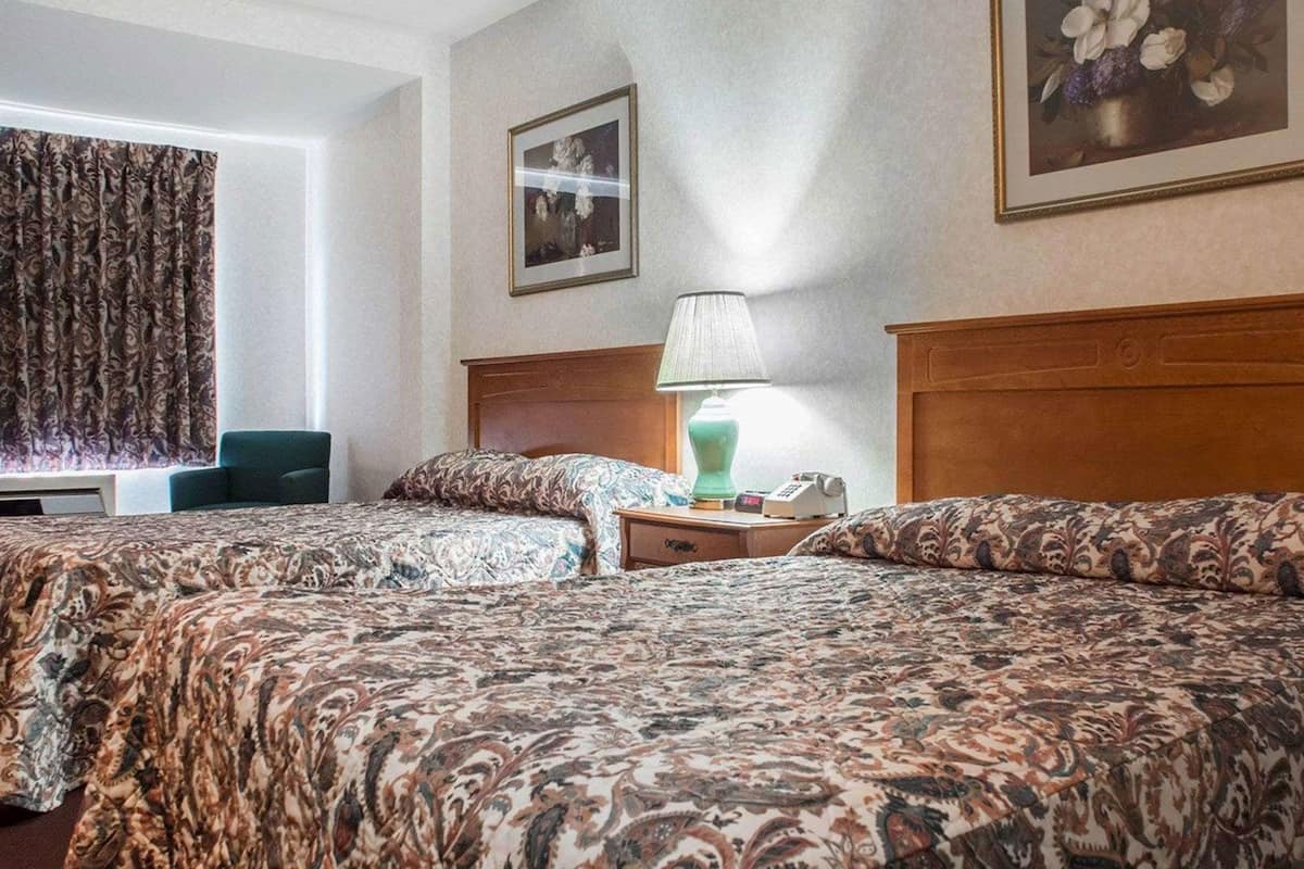 Desk, iron/ironing board, free cots/infant beds, rollaway beds