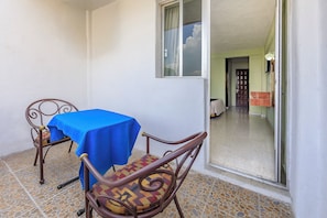 Standard Two Beds With View | 阳台