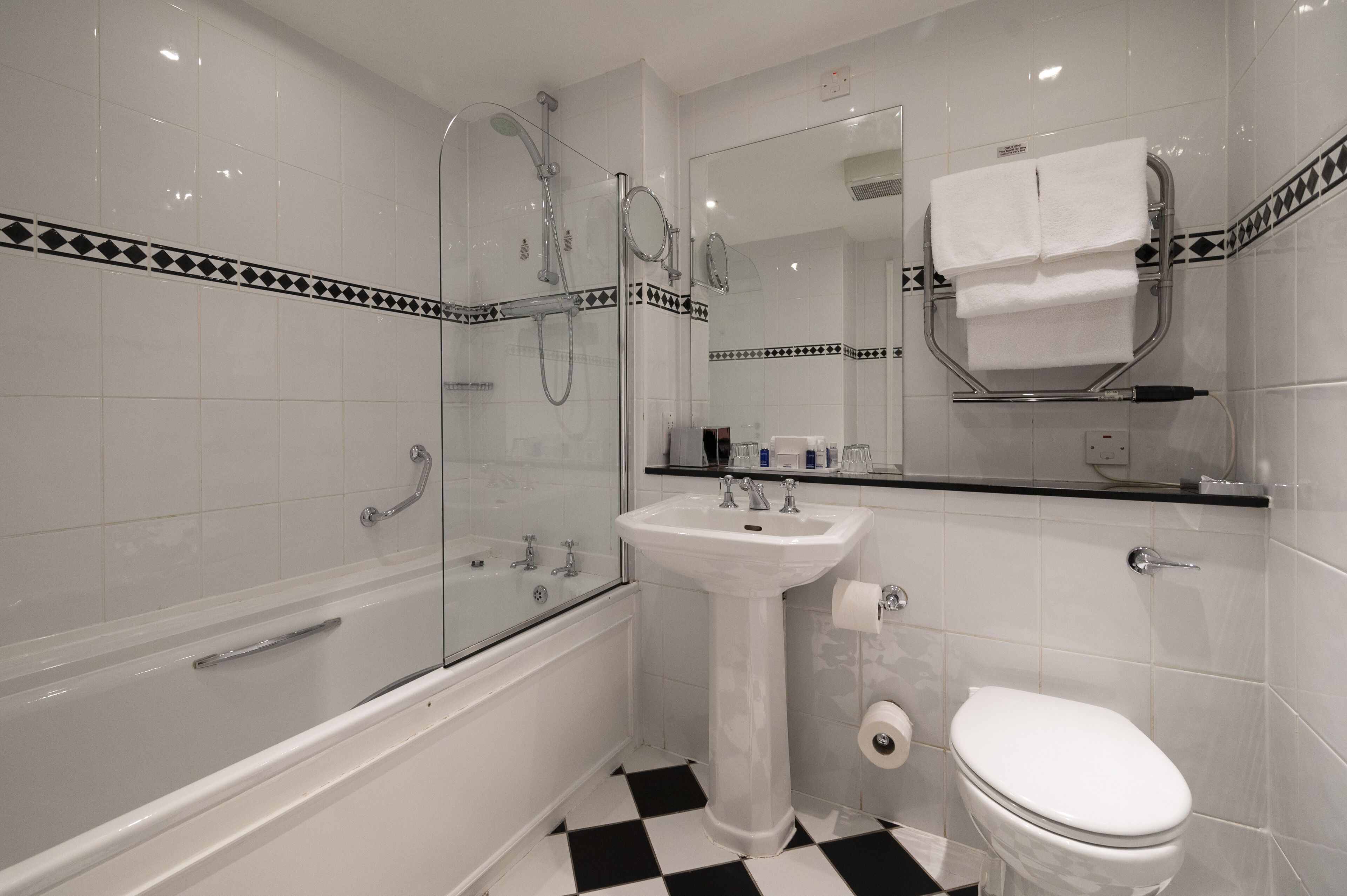 classic double room | bathroom | free toiletries, hair dryer, soap, shampoo