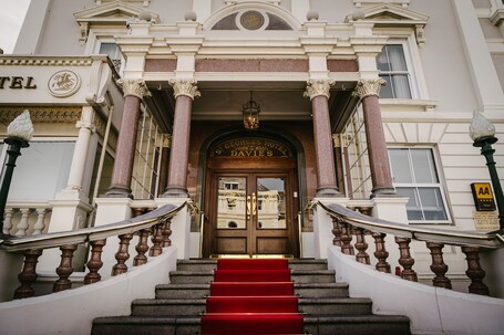 St George's Hotel - Image 4