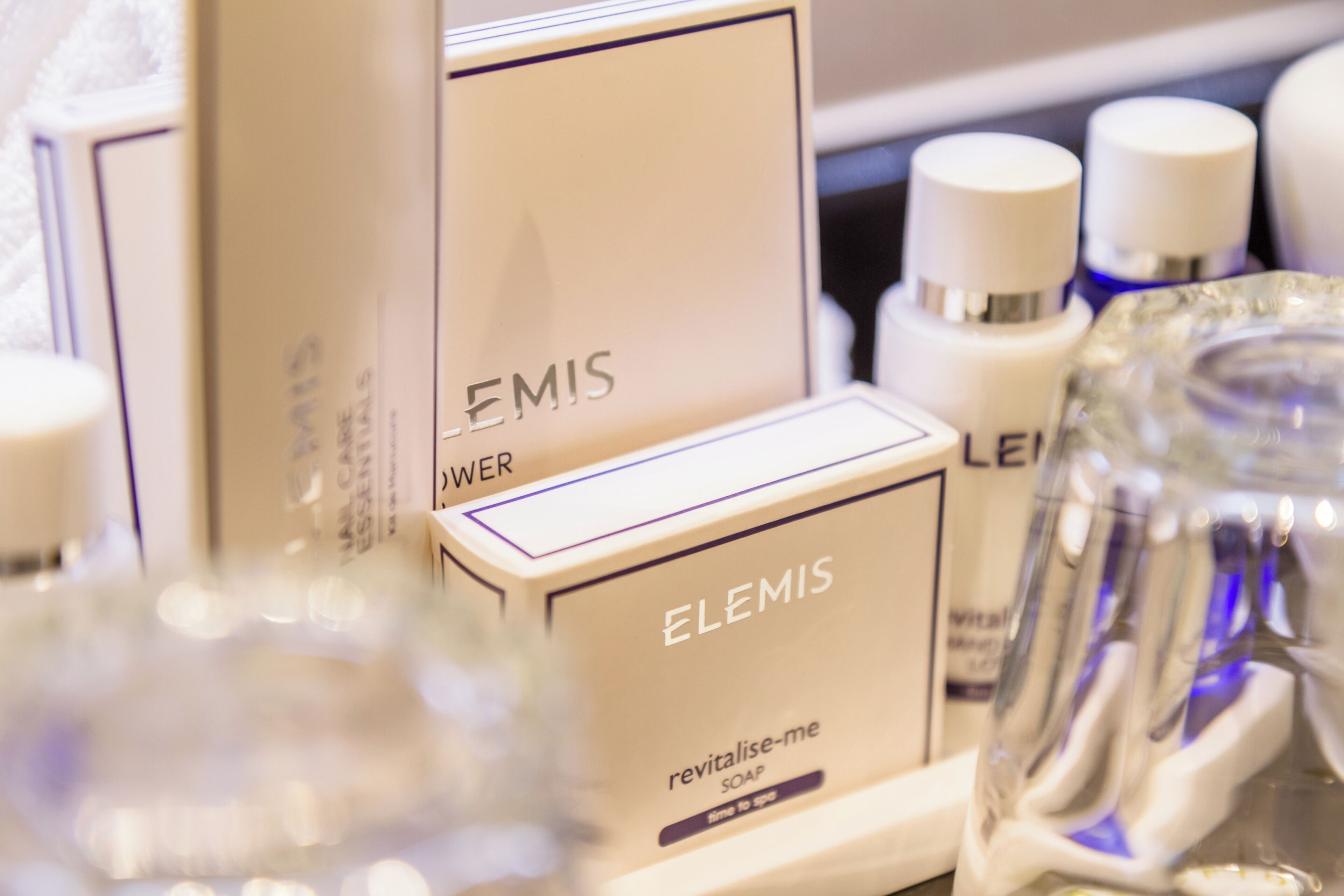 luxury double room, balcony, sea view | bathroom | free toiletries, hair dryer, soap, shampoo