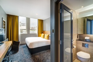 City Double Room | Hypo-allergenic bedding, minibar, in-room safe, desk