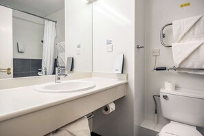 Standardzimmer, 3 Einzelbetten, Nichtraucher | Schreibtisch, kostenloses WLAN, Bettwäsche