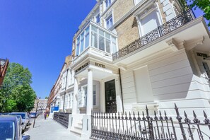 Front of property - Oliver Plaza (London)