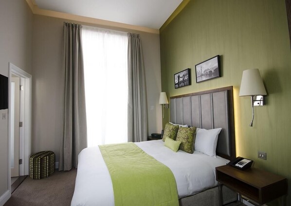 Standard Double Room  | Zimmersafe, Schreibtisch, schallisolierte Zimmer, kostenloses WLAN