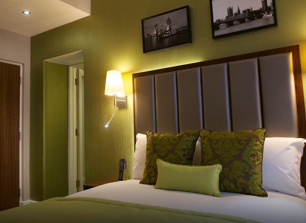 standard double room  | in-room safe, desk, soundproofing, free wifi