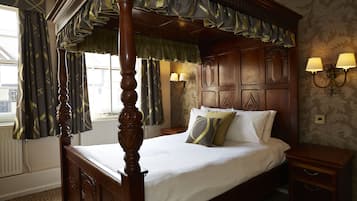 Desk, iron/ironing board, rollaway beds, free WiFi