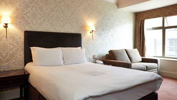 Double Room | Desk, iron/ironing board, free WiFi, bed sheets