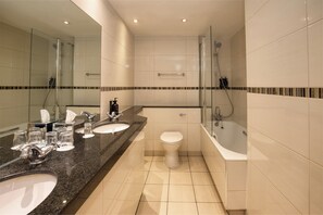 Family Room | Bathroom | Hair dryer, towels