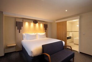 Family Room | In-room safe, desk, free cots/infant beds, free WiFi