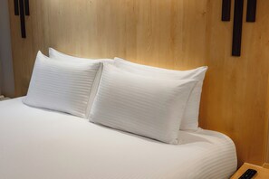 King Room Park View | In-room safe, desk, free cribs/infant beds, free WiFi