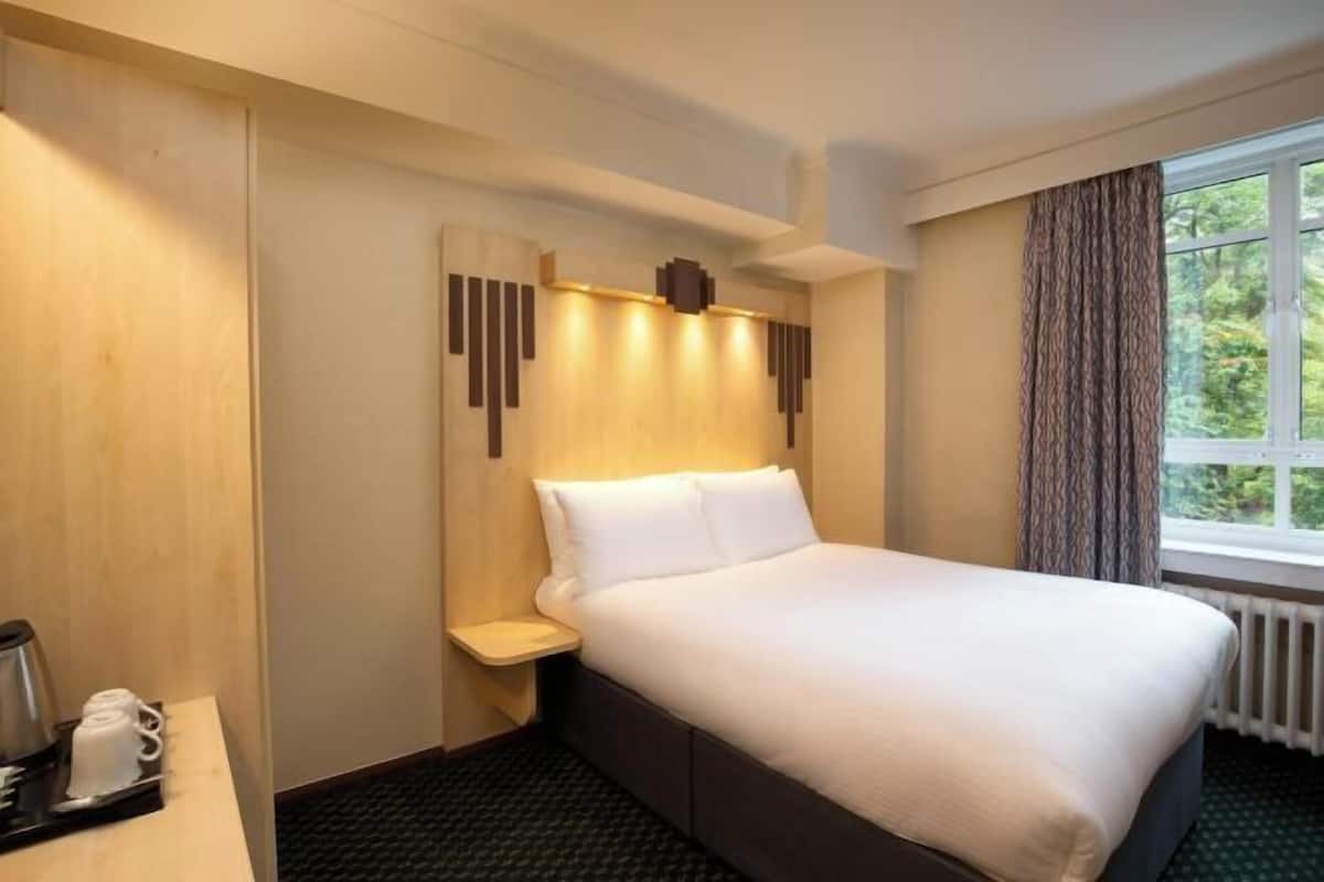 In-room safe, desk, free cots/infant beds, free WiFi