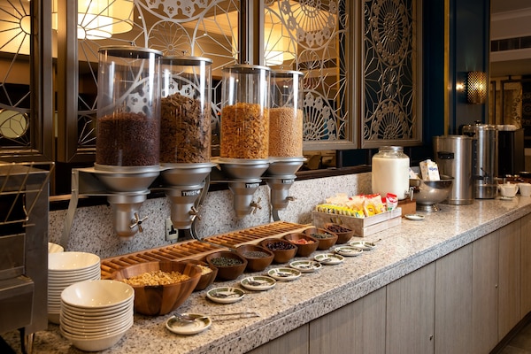 Daily English breakfast (GBP 17.50 per person)