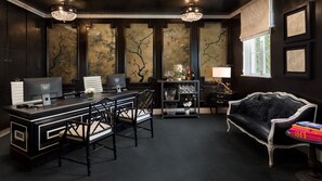 Room, 1 Queen Bed, Accessible, Bathtub (Parisian) | Lobby