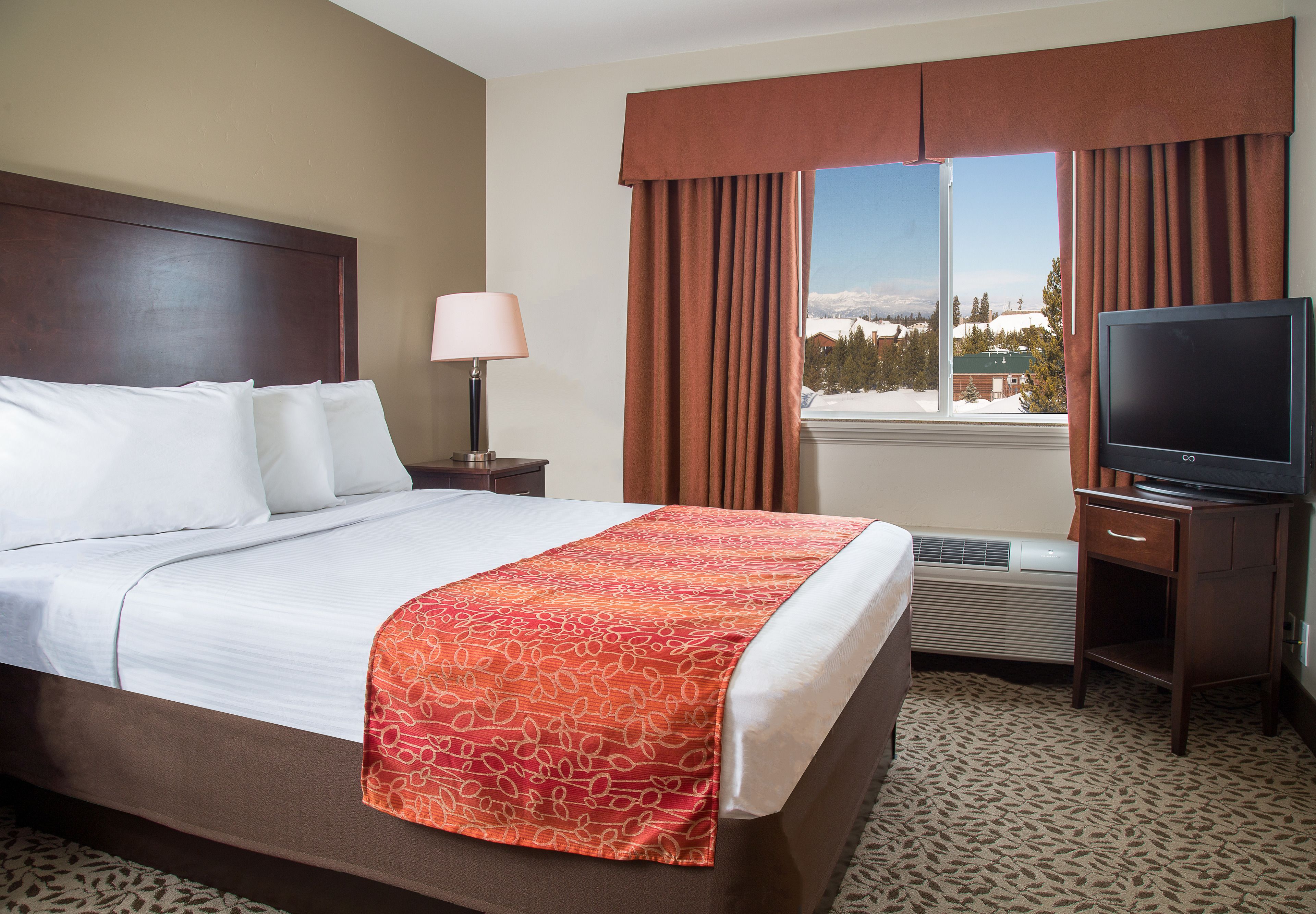 Familien-Suite, 2 Queen-Betten | Schreibtisch, Bügeleisen/Bügelbrett, kostenloses WLAN, Bettwäsche