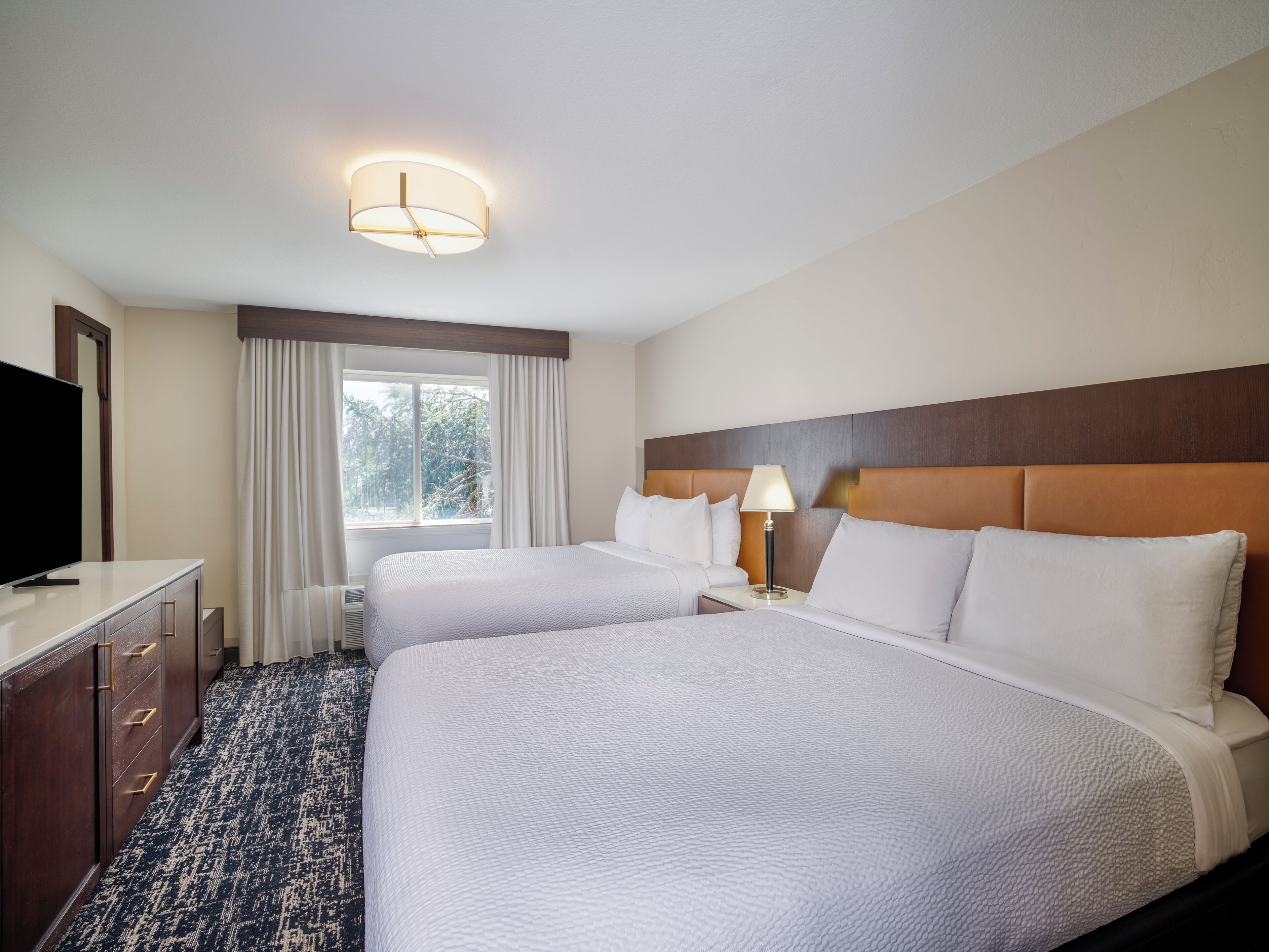 Foto - Gray Wolf Inn & Suites