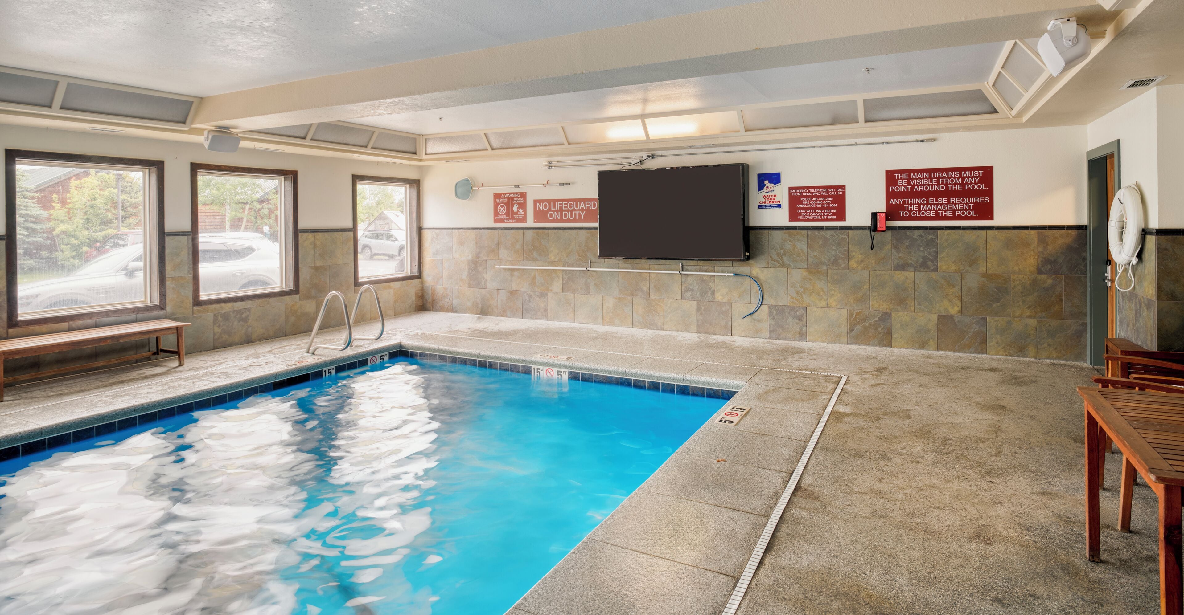 Foto - Gray Wolf Inn & Suites